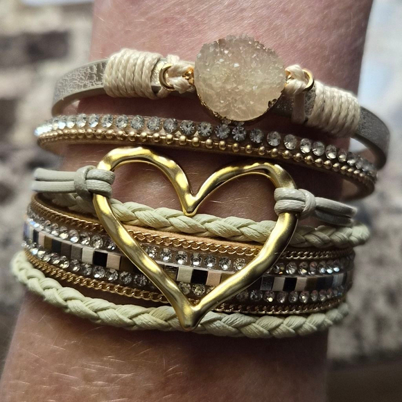 Women's Boho Gold & Beige Multi-Layer Heart Charm Bracelet, One Size - Picture 2 of 11